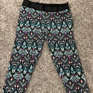Victoria Secret PINK Crop workout pants. Size M.